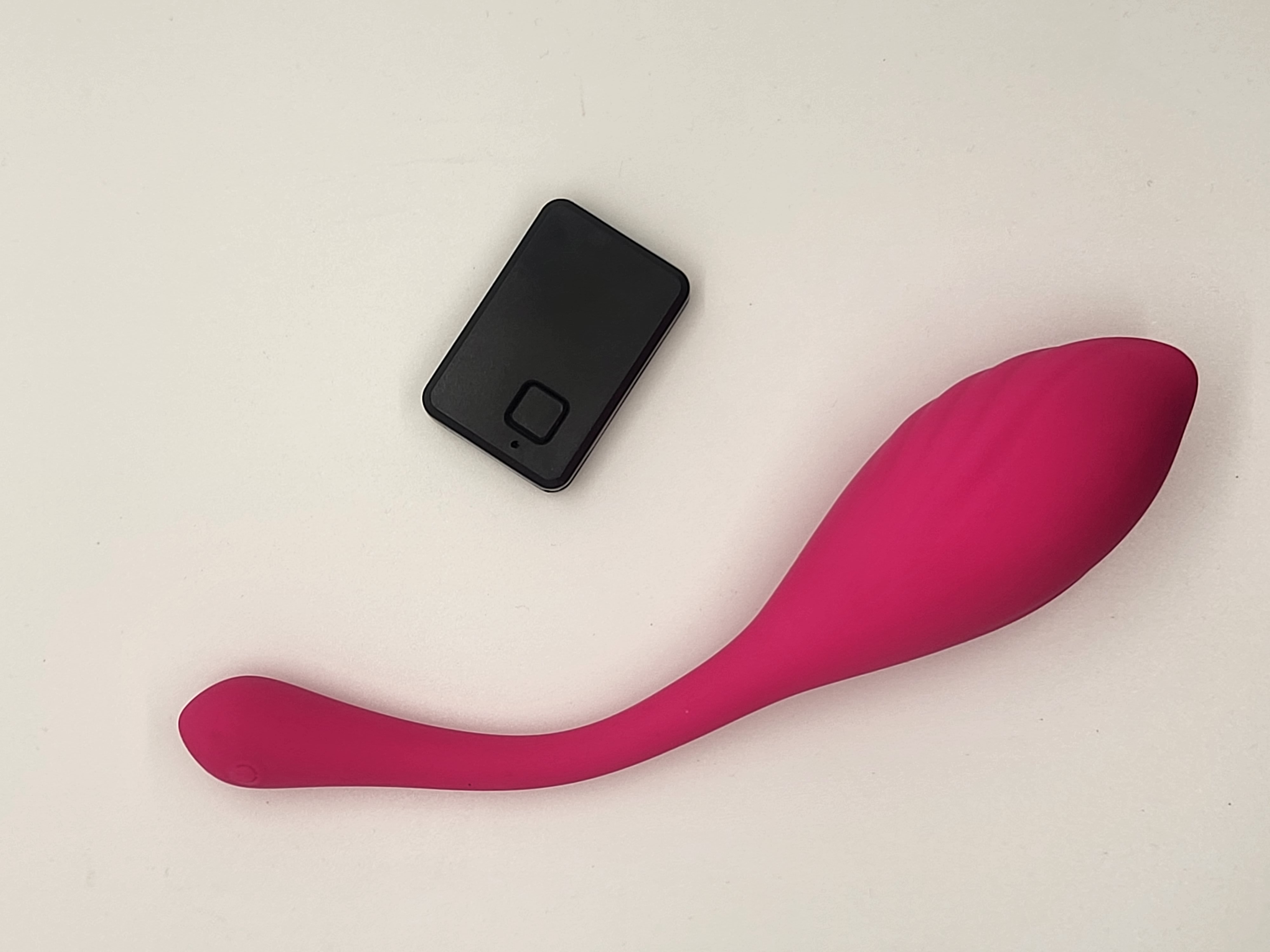 VIBRATOR BLUETOOTH WITH REMOTE CONTROL AND SMART PHONE APP 
